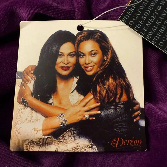 NWT Women’s purple velour jacket by Beyoncé from the Dereon Collection Size L - Picture 7 of 8